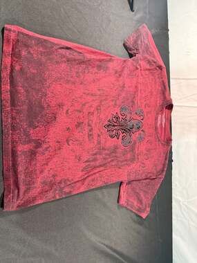 Helix Red Distressed Fleur De Lis Graphic T-Shirt